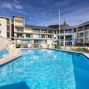 Yacht Club Hotel